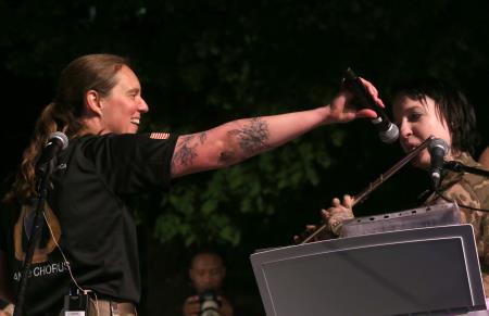 DVE UNIFORMI ENA PESEM 30 FOTO LJUBO VUKELIČ